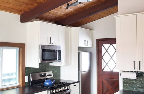 Winhall Ski Chalet | Barrel Sauna + Hot Tub & Mtn Views