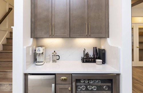 Northeast Virginia Beach House | Bayberry House Luxury, Modern, Steps to the Beach
