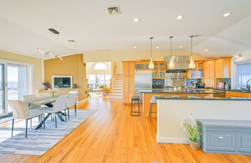 Patchogue House | Bayfront Home in Patchogue w/Deck & Fishing Dock