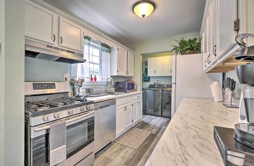 Bayville House | Bayville Getaway w/Fire Pit - 2 Mi to Beach!