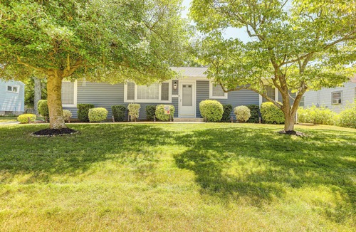 Bayville House | Bayville Getaway w/Fire Pit - 2 Mi to Beach!