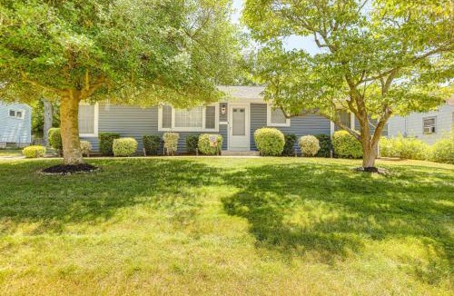 Bayville House | Bayville Getaway with Fire Pit - 2 Mi to Beach!