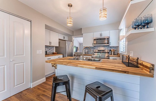 Sea Pines Villa | Beach Access | Racquet Club | Pet Friendly | Walk to Harbour Town | End-unit | Sea Pines