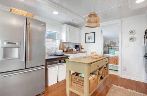 Birdsnest Cottage | Beach Bettie's - Serene, charming cottage located on the Chesapeake Bay!