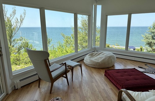 Baiting Hollow House | Beach front house with amazing sea views and its own private beach