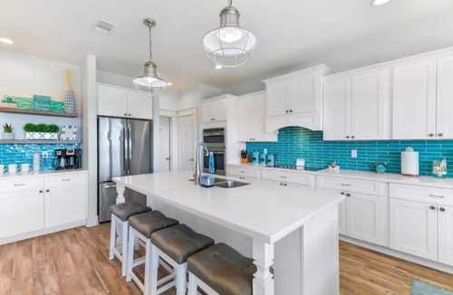 Indian Beach House | Beach Getaway. 2 King Beds. Walk to Beach. Fire Pit, BBQ Grill and Ping Pong