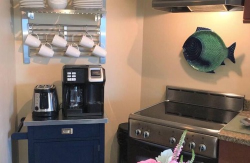 York Beach Condo | 🏖️BEACH STREET RETREAT~ OCEAN VIEW 2BR- 2BA condo in ❤️ of Short Sands Village!