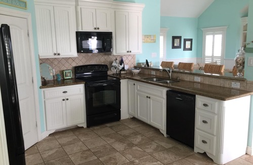 Galveston House | Beach2Bay 3/2.5 Home with Private Swimming Pool, 4 Sun Decks, Gorgeous Retreat