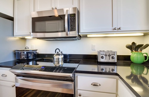 Bandon House | Beachfront Bandon Vacation Rental w/Ocean View!