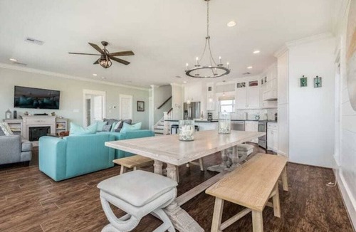 Terramar Beach House | Beachfront Beauty w/4 King Beds Ultimate Getaway!