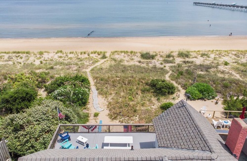 Willoughby Spit House | Beachfront w/Private Access & 2 Decks - Spacious & Well-Equipped Home