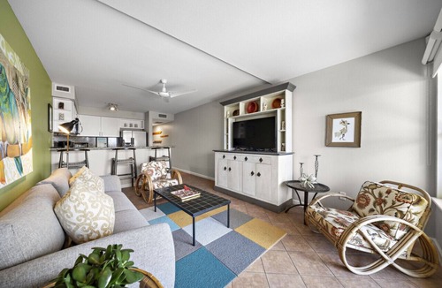 San Jacinto Condo | Beachfront w/Resort Pool