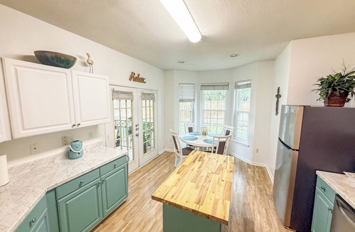 Gulfport Villa | Beachy Villa! Just Renovated/2 Min to Beach/Pools!