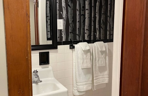 Fort Montgomery Hotel | Bear Mountain Bridge Motel- Family Room 3