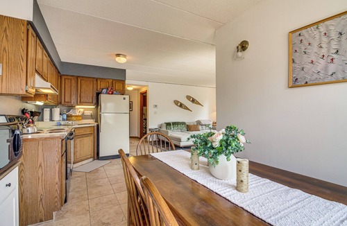 West Dover Condo | 'Bearfoot Apres' Mtn-View Condo < 1 Mi to Mt Snow!