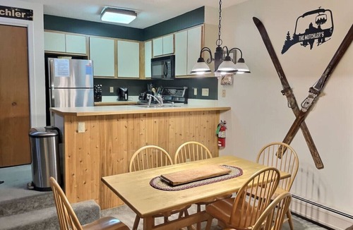 Killington Apartment | Bearmont- Pool, HotTub, FirePit, AC, Gym, Sauna