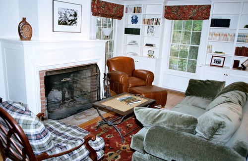 Bread Loaf Apartment | Beautiful 1 BDRM Overlooking Bread Loaf Campus- Available School of nEnglish!