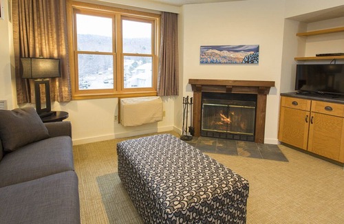 Bolton Valley Apartment | Beautiful 1 bedroom unit at resort, sleeps 8
