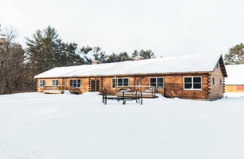 Lyman House | Beautiful 3bd + Loft Log Cabin in Lakeside All Inclusive Resort
