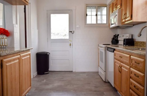 Homestead House | Beautiful 3BR Home with Cozy Front & Back Porches!
