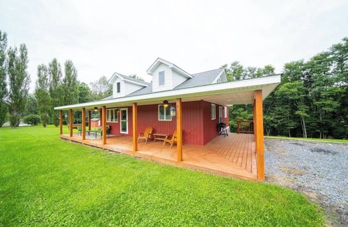 Harman House | Beautiful 4-bedroom house in peaceful Dryfork with WiFi.