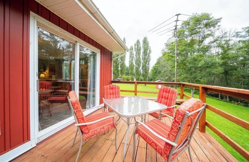 Harman House | Beautiful 4-bedroom house in peaceful Dryfork with WiFi.