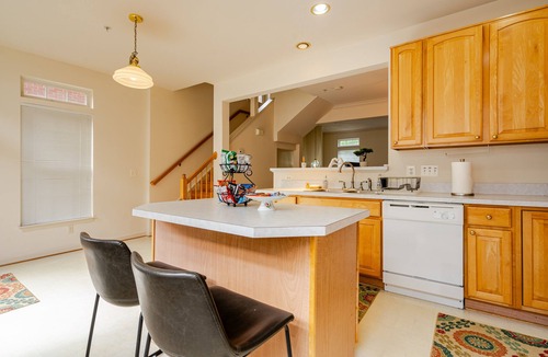 Baileys Crossroads House | Beautiful 4BR - 3.5BA - 2 Car Garage