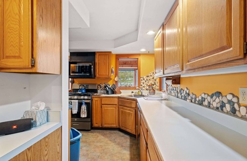Lebanon House | Beautiful 6 Bedroom Lakefront Home w/Own Dock and beautiful foliage views. Please note that this home does not have air conditioning. Box fans are provided and because of our proximity to the lake, it is cooler in the evenings.