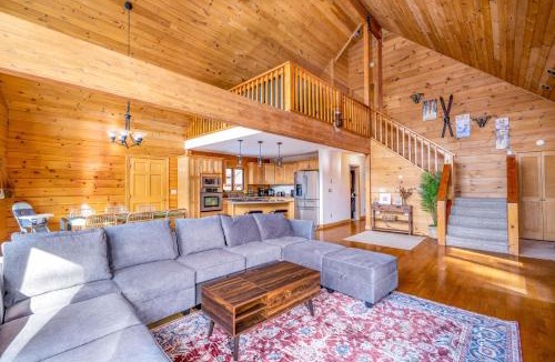 Jewett Ski Chalet | Beautiful Chalet, mins to Hunter/Windham slopes