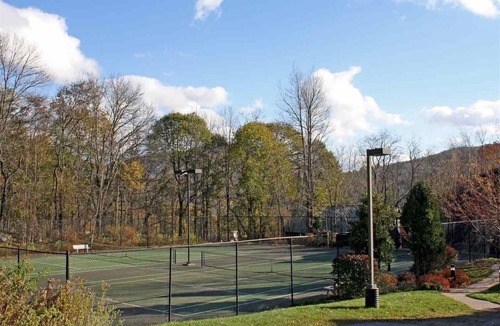Proctorsville Condo | Beautiful Condominium at Castle Hill Resort, 10 Minutes from Okemo Ski Resort