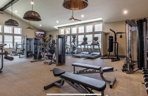 Yaphank Apartment | Beautiful & Convenient B&B Location with Airport Pick up & Drop Off!.