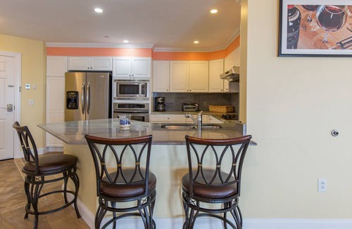 Old Orchard Beach Condo | Beautiful Direct Ocean Front 2 bedroom w/ private balcony
