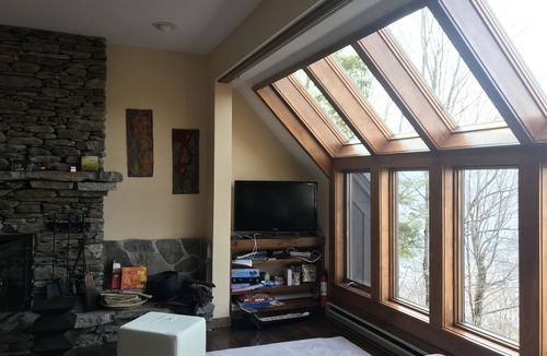Plymouth House | Beautiful Hawk Mountain home with Mountain Views, Hot Tub and Sauna