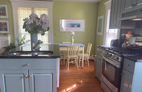 Weybridge House | Beautiful Historic Home in Weybridge!