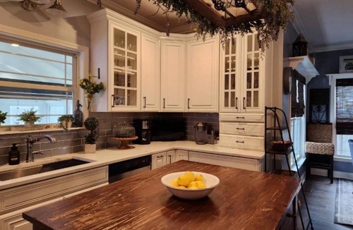 Pinnacle House | Beautiful home in the Foothills of NC