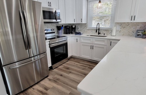 Quail Ridge House | Beautiful Lake Front in Quiet Cove, Convenient to Boat Ramp, Dining & Shopping
