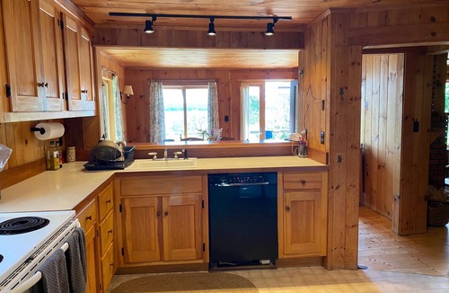 Greensboro House | Beautiful Lakefront Cottage with Single Level Access