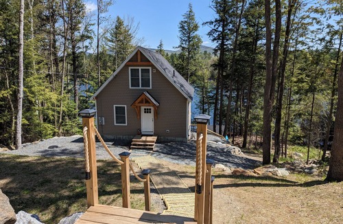 Woodsville Ski Chalet | Beautiful Lakeside Chalet in the White Mountains. Newly Constructed, 2023.