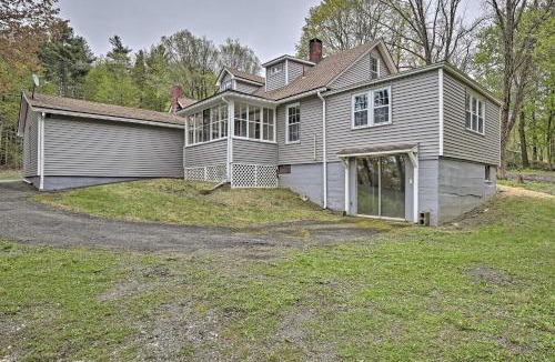 Lenox House | Beautiful Lenox Home, 3 Mi to Shakespeare and Co!