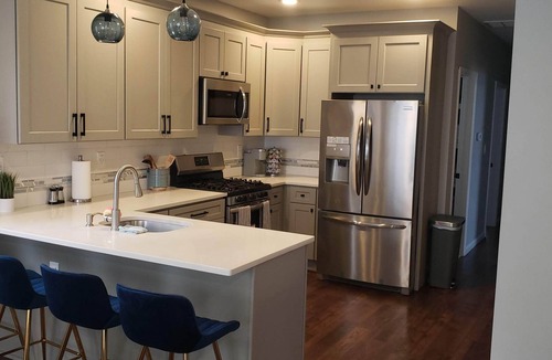 Paterson Apartment | ✔Beautiful Luxury Apartment ✔15 mi from American Dream Mall & Prudential Center.
