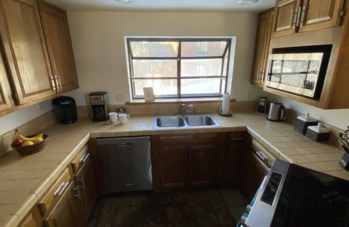 Mammoth Lakes Condo | Beautiful Mammoth Condo. Two master bedrooms! Just one mile from Eagle Lodge!