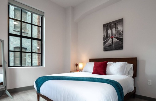 Central Business District Condo | Beautiful Modern Condo - Heart of Business District 401