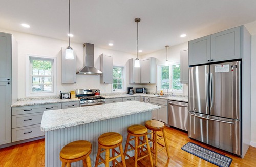 Moultonborough House | Beautiful Newer Winnipesaukee Waterfront Home for 10 5 Bedrooms 4 Baths