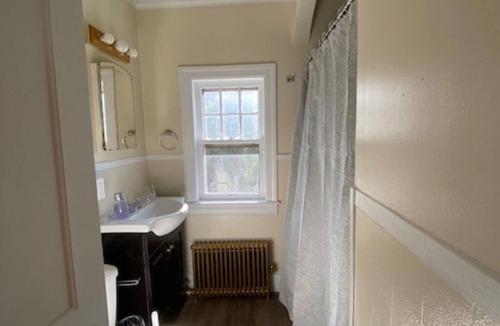 Gloversville Apartment | BEAUTIFUL NEWLY FURNISHED & Updated Apartment! Calling TRAVEL NURSES & MEDS!