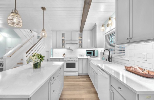 Seaside House | Beautiful newly renovated beach home with easy beach access!