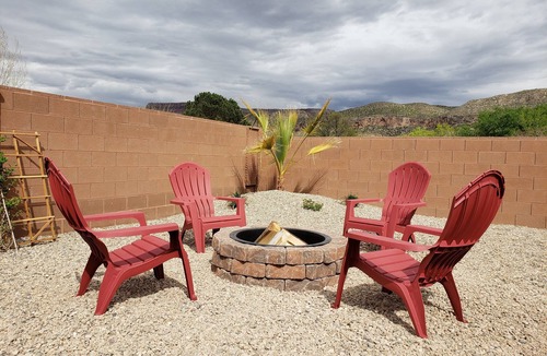 La Verkin House | Beautiful Peaceful Three Bedroom Home with Views