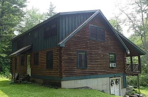 Townshend House | Beautiful, private log cabin with huge, relaxing screened porch