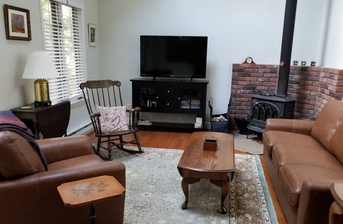 Grantham Condo | Beautiful Single Family Condominium in Award-Winning Eastman Community