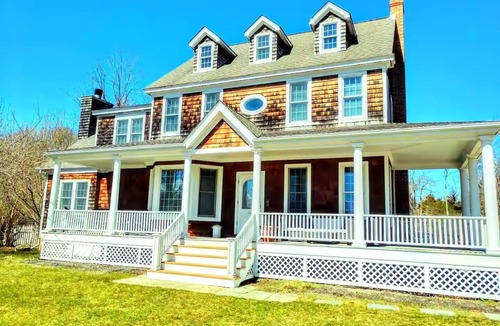 Shelter Island Heights House | Beautiful Spacious Traditional Home w/Pool, 2 minutes from Beaches, Golf, Tennis