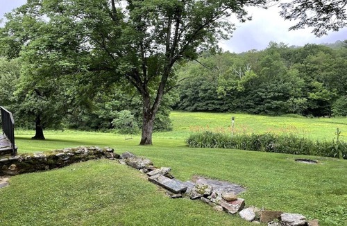 Dorset House | Beautiful Vermont 5 Bedroom farmhouse located in the picturesque Dorset Hollow.